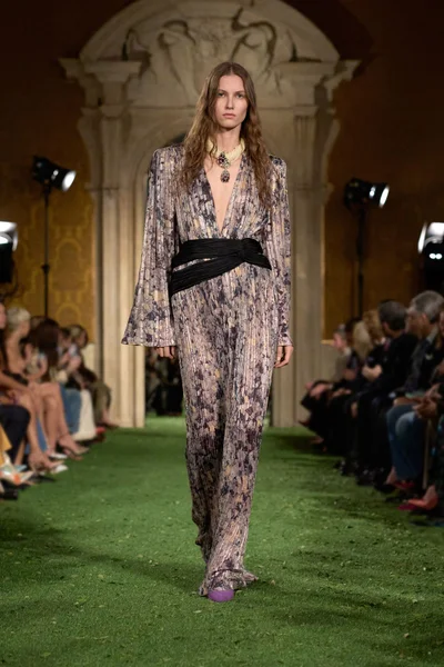 Look 9